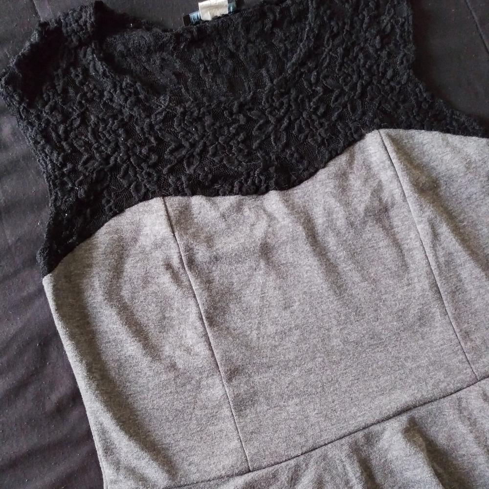Cute Black & Grey Pendulum Dress